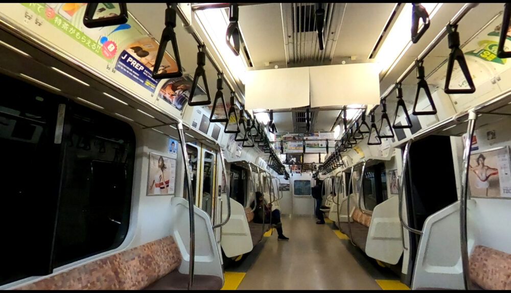 拝島行き車内
inside-a-car-of-the-train